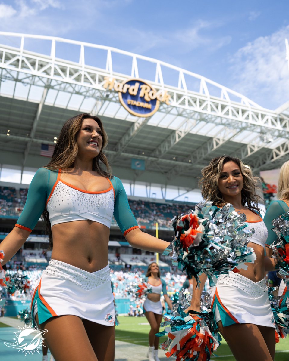 Miami Dolphins Cheerleader  Christmas uniforms, Dolphins cheerleaders, Miami  dolphins cheerleaders