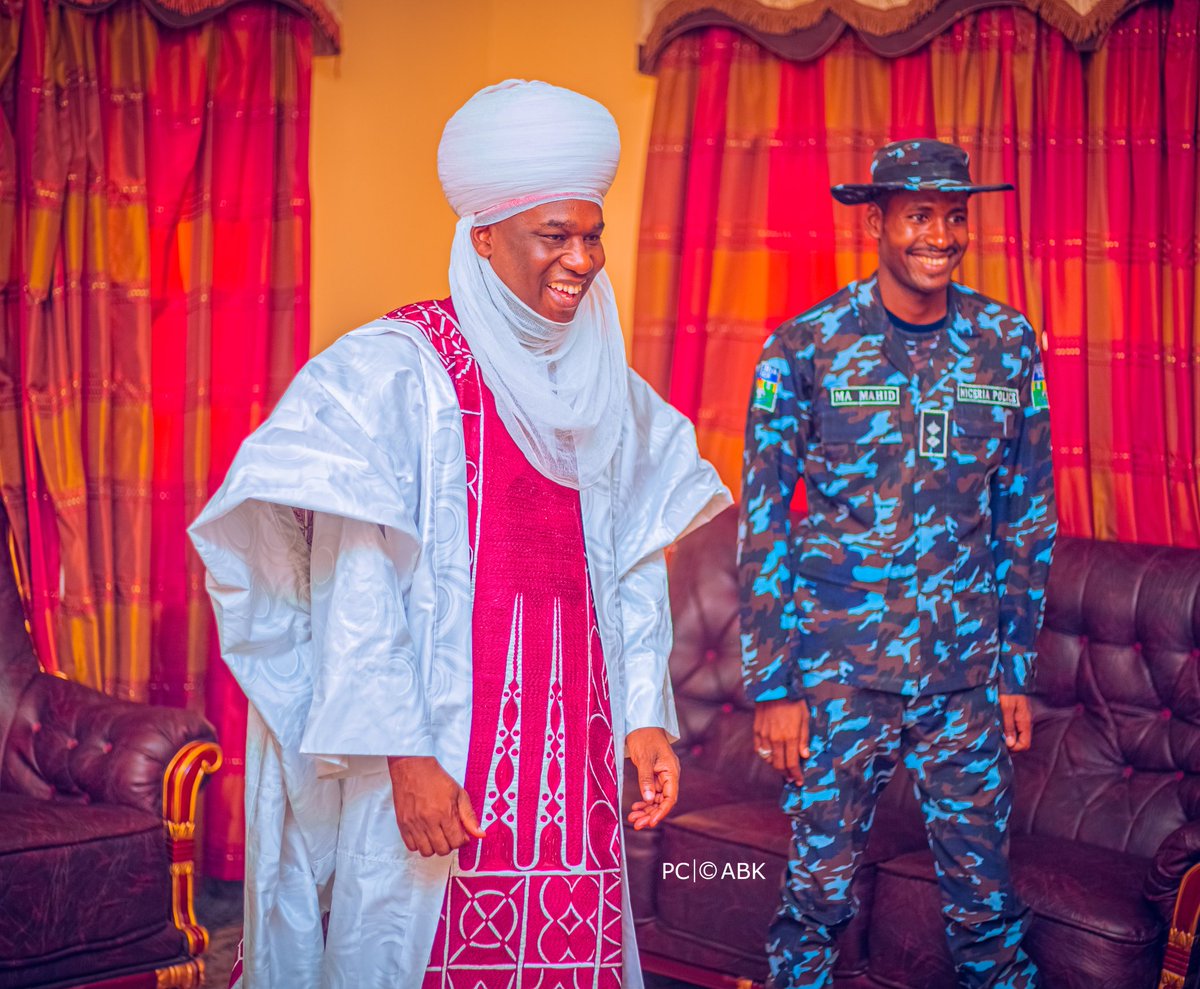 MaheedMuazu's tweet photo. Let's spread happiness. 

Special regards to Our Royal Father, The Emir Of Gombe @Emir_of_Gombe Alhaji Abubakar Shehu Abubakar III, I feel honored Your Highness.

Thanks for the kind gesture and hospitality, https://t.co/io2xYsCJjW