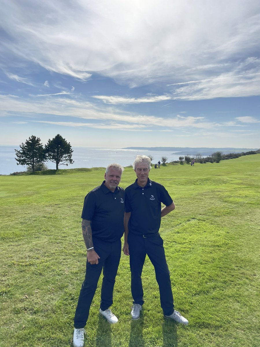 stevoaceeng's tweet photo. Lovely morning @falmouthgolfclub caddying for Paul Barclay in the @cornishbowl @NewquayGC @Omodon ☀️⛳️🏆 https://t.co/Jhy0AdWcfg