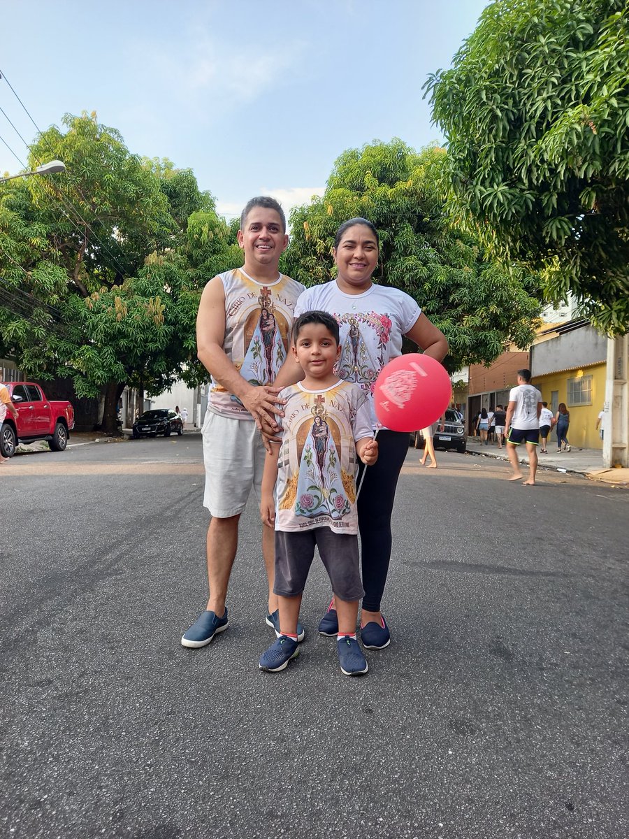 RomuloBelemPa's tweet photo. #cirioNaTVLiberal desejamos a todos os paraneses um Feliz Círio 2023, que Nossa Senhora Possa Abençoar Todos os Brasileiros. Rômulo, Danilli e Apolo. https://t.co/JQlIyhuxiV