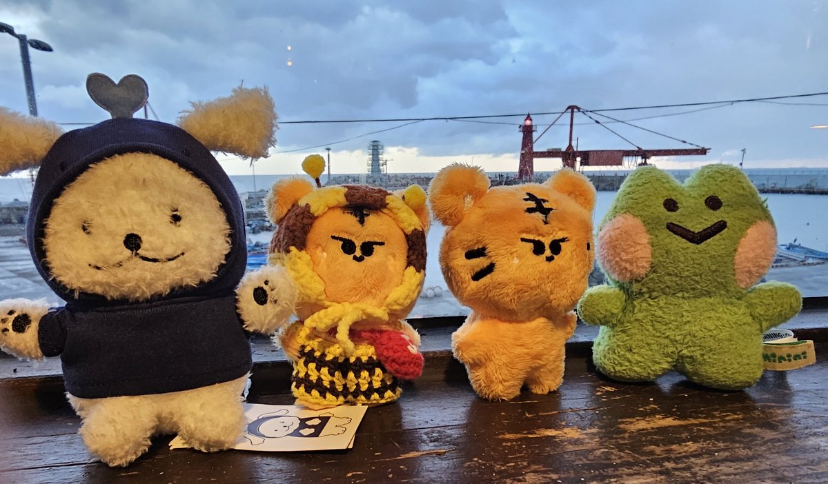 kpopvvonii's tweet photo. 좋은사람들과 함께해서 너무 행복했던 시간 덕분에 혐생으로 지쳐서 시들했던 내 마음이 다시 몬사맥 되었다🥰
@haileyyoung92 https://t.co/6sfLc2Nz12