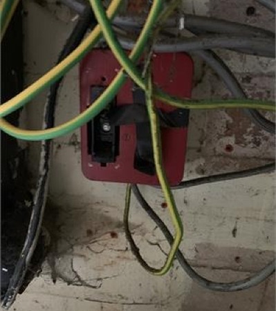 OrangeFoxEl's tweet image. It's always important to ensure that safety is a priority.  After the EICR was completed, it was essential to carry out remedial works to make sure everything at this commercial unit was safe and compliant. 

#SafetyFirst #EICR #CommercialUnit #Remedials #Compliance