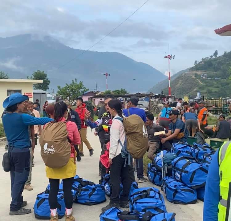 preciouskumar's tweet photo. @PM_nepal_ @thapagk @yogesbhattarai @hamrorabi @SudanKirati @hello_sarkar @NepalPoliceHQ @NepaliArmyHQ @Rajgurkha
@SherBDeuba
@pradeep_adhk
@BigBlackYak

"🙏 Urgent plea for help! 🛬 Tourist have been stranded at Ramechap Airport for 4 days, desperately needing assistance 1/2 https://t.co/ocAgE8l9Nr