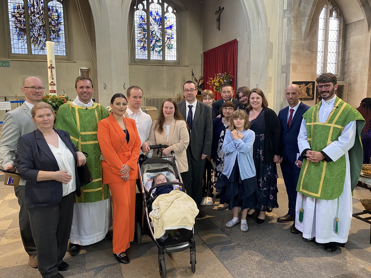 StAlbanSE25's tweet photo. A joyful Harvest Thanksgiving today 🌾 Congratulations to Oscar baptised into the Body of Christ. Thanks to all who donated food at the end of Mass for our Foodbank. Thanks also to Canon Forbes, Area Dean of Croydon North, for preaching. https://t.co/PVrezDgGee