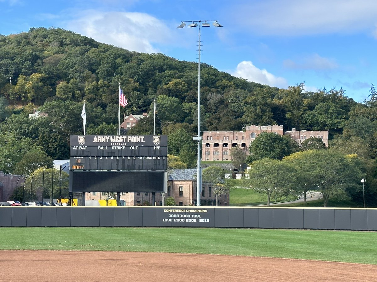 Another beautiful Sunday for Softball! Today we are up at Army/West Point for 2 games vs Army & Caldwell 🥎☀️😎⚔️🛡️@FDUKnightsSB