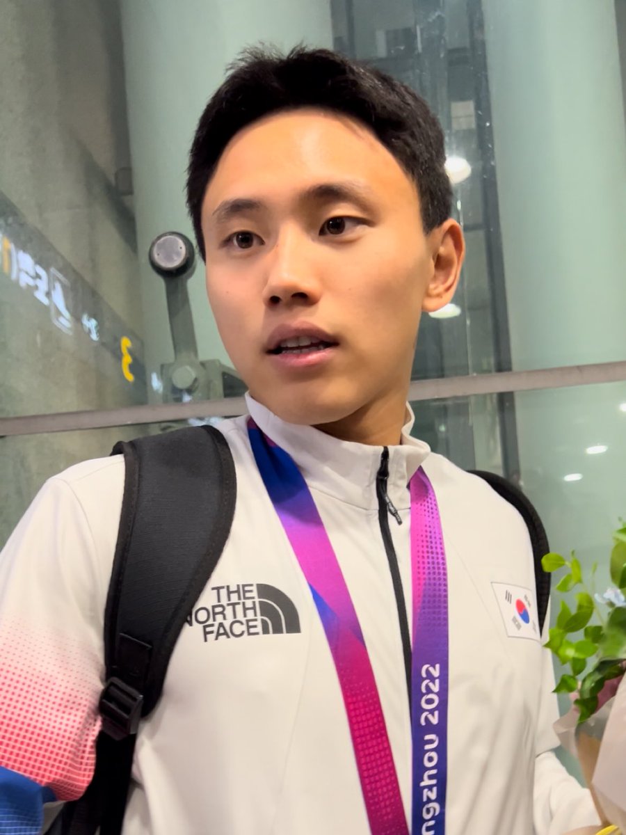 눈동자진짜이뿌네………….