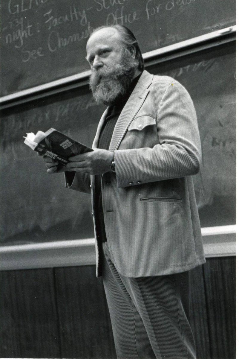 Dune_Countdown's tweet image. 159 days left #Dune #DunePartTwo 

Happy Birthday to the architect of Dune, Frank Herbert