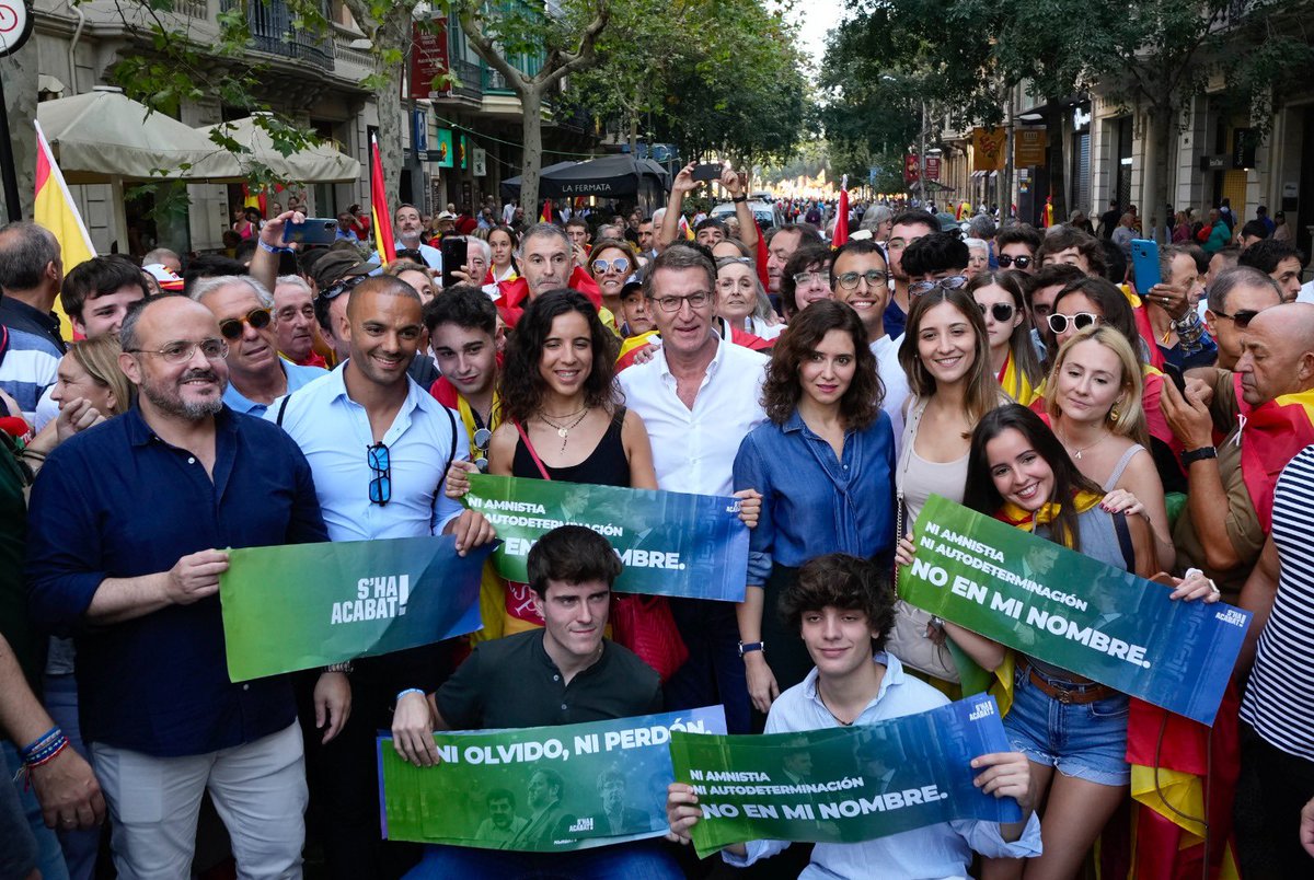ManuelBaltar's tweet photo. Sí a España. Sí a la Constitución. @NunezFeijoo Presidente! Igualdad, legalidad, dignidad. @ppopular https://t.co/U1DffnwAti