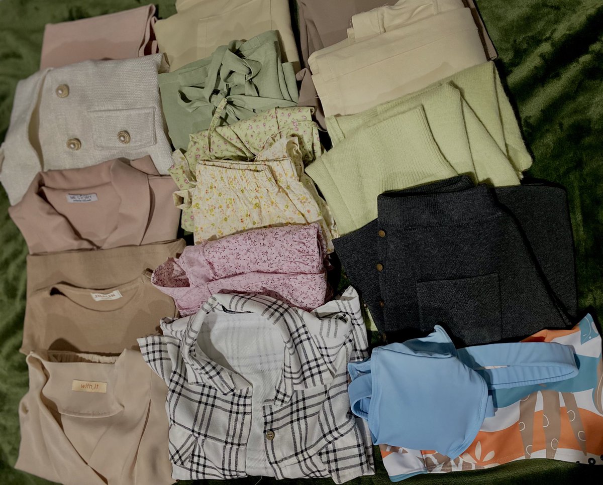 ddansamoy's tweet image. วันอังคารจะมาโล๊ะเสื้อผ้ามือสอง บางตัวยังไม่เคยใส่ ราคาถูกม๊าก ตั้งแต่ 20-1XX บาท ตั้งแต่กระโปรง กางเกง เสื้อ คาร์ดิแกน ชุดว่ายน้ำ

#เสื้อผ้ามือ2 #เสื้อผ้ามือสอง #withit #เสื้อจิ๋ว