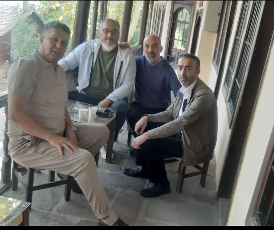 18Ucar's tweet photo. Buğday Pazarı Medresesi

Dostun ile karanlıkta yürümek kendi başına aydınlıkta yürümekten iyidir.
@GazilerVakfi @ismailhakkiesen @lokman_aylar @maarif_gazi https://t.co/lCZBTFv9Hq