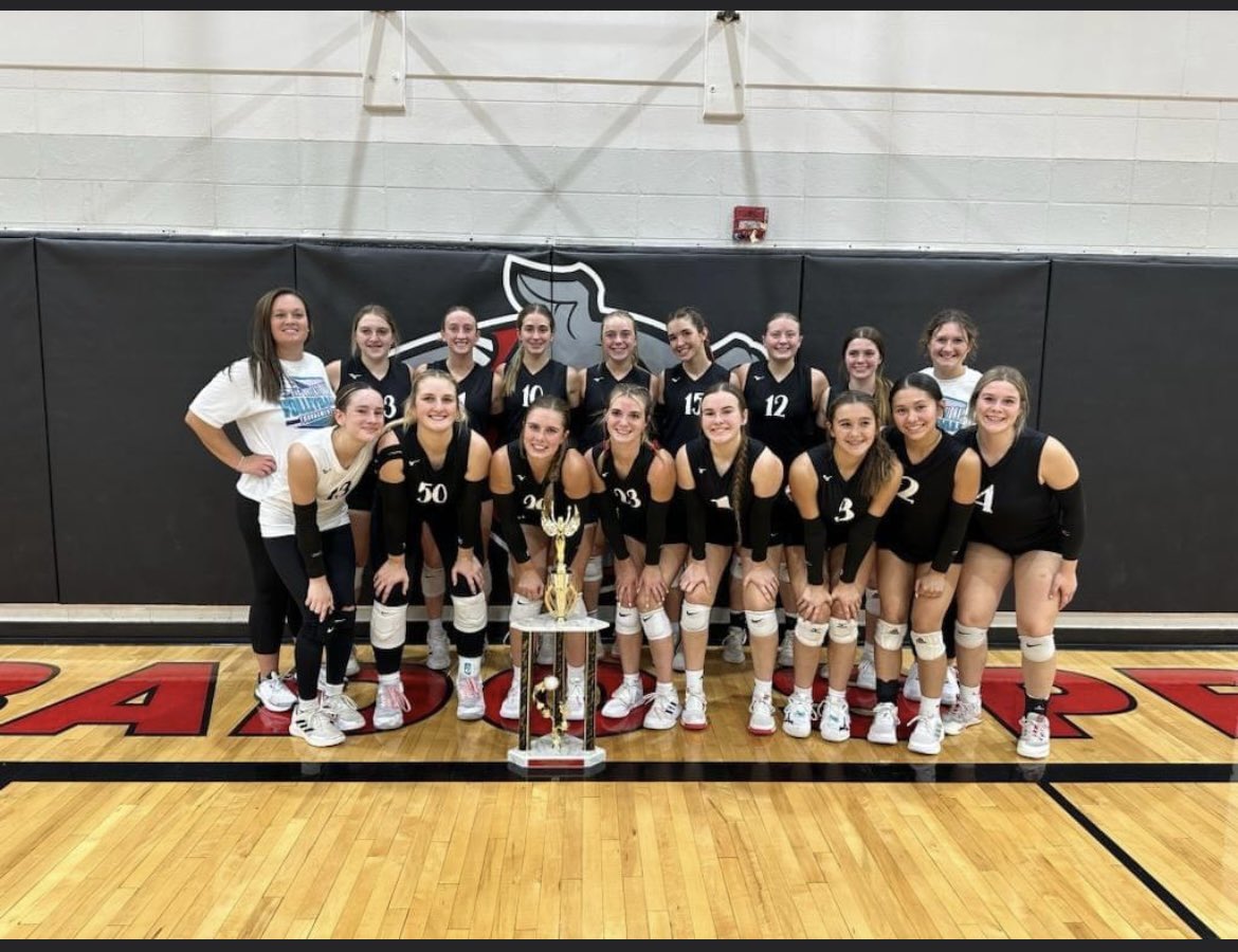 Lady dogs win their home tournament. Improving to 23-6–1 on the season.