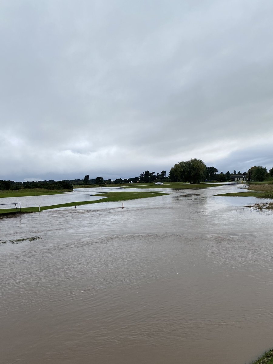 ArbroathJambo's tweet photo. Carnoustie at 15:20.  Tricky tee shot at 17. @ewenmurray77 @dunhilllinks @dpwtc @BenColeyGolf 
Take a miracle for this to be on tomorrow. https://t.co/XoIjqc3Pv3