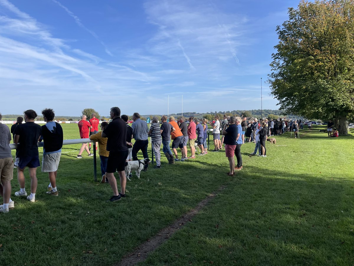 HJPWilkinsonUK's tweet photo. Great scenes on #TheCommon as the @MarlboroughRFC Colts play @FarnhamRugby in the National Colts Cup in the glorious sunshine. Comprehensive, communicative, and coherent rugby from our boys; in front of a tremendous crowd! Full time score 38-14 to @MarlboroughRFC. #CommonValues https://t.co/omLZBHmqtd