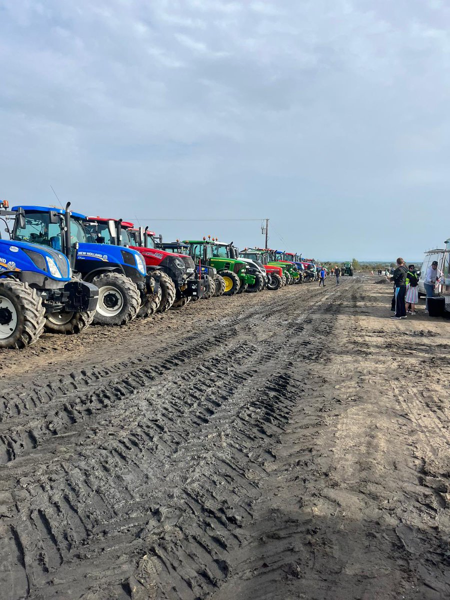 Kieransgaa's tweet photo. 🟩🟧Many thanks to all those who supported our tractor and vintage car run this morning in aid of our new pitch development in Ardagh 🟩🟧 https://t.co/DCdM6bzGKv