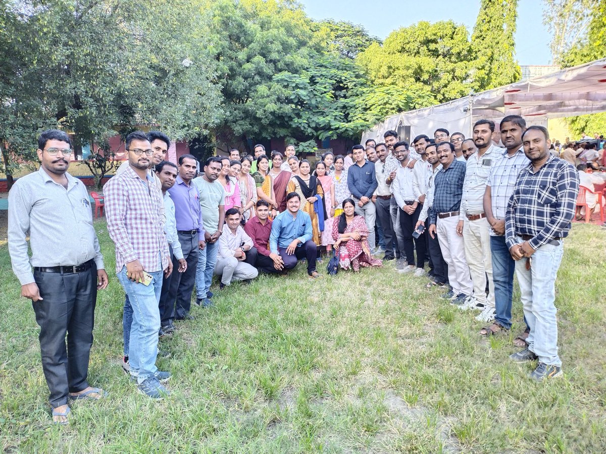 आज टीम नीमच द्वारा आदरणीय वित्त मंत्री जी को 100% वेतन हेतु ज्ञापन दिया गया जिस पर वित्त मंत्री जी ने सकारात्मक जवाब दिया है। मंत्री जी का बहुत बहुत धन्यवाद आभार।
<a href="/ZeeMPCG/">Zee MP-Chhattisgarh</a> <a href="/JagdishDevdaBJP/">Jagdish Devda</a> <a href="/MPTET2021/">मध्यप्रदेश नवनियुक्त शिक्षक 2018</a> <a href="/aajtak/">AajTak</a>