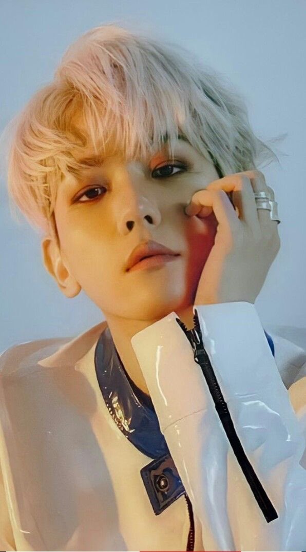 🗣️: Un fan ha chiesto a BAEKHYUN se lascerà gli EXO….. Risposta di Baekhyun: “Non me ne andrò, gli EXO is one, non romperò il We Are One, non preoccuparti hehe” #EXO #WeAreOne #Baekhyun #KPOP