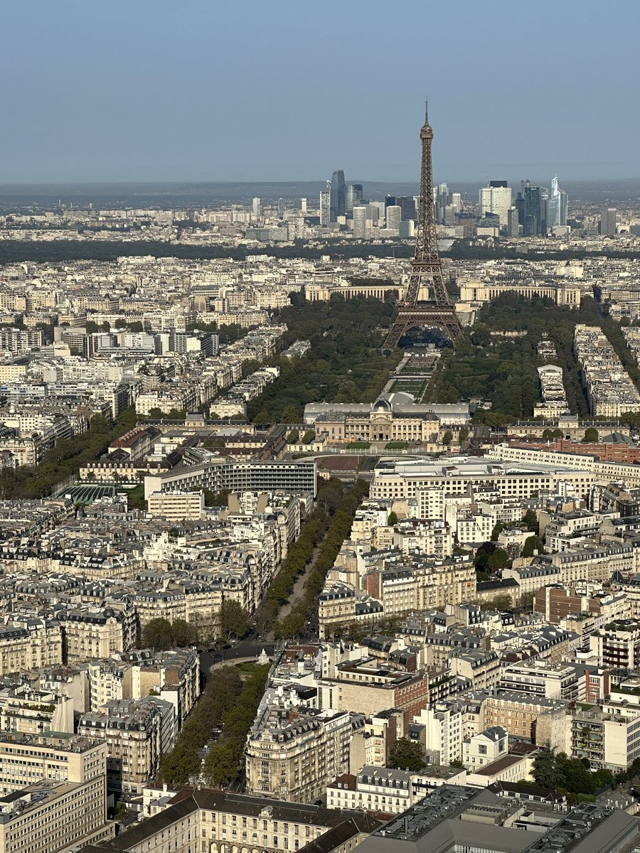 nocodeandy's tweet image. Bonjour, Paris! 🐩

Doing some walkabouts as we settle in and adjust to the time difference. 😅

A bientot, #nocodesummit crew.