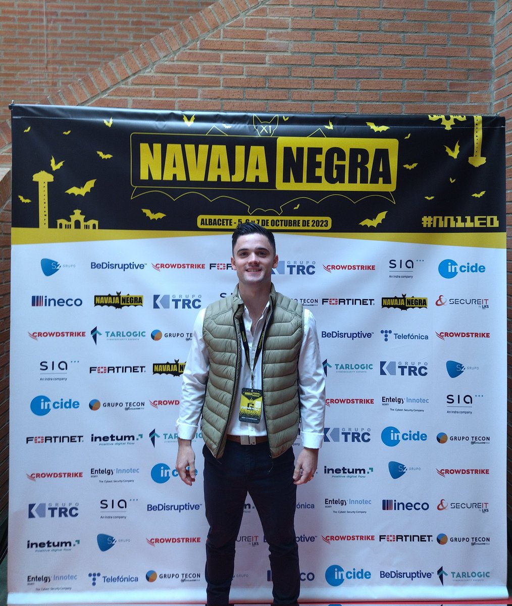 cybermb_'s tweet photo. En esta ocasión ha sido Albacete el siguiente destino. Ciudad famosa por sus cuchillos y navajas, de aquí el nombre del congreso de ciberseguridad llamado Navaja Negra.
@NavajaNegra_AB #NN11ED https://t.co/4bfKwPgife