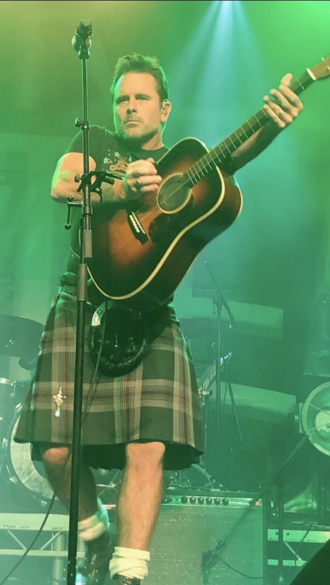 Charles Esten tweet media