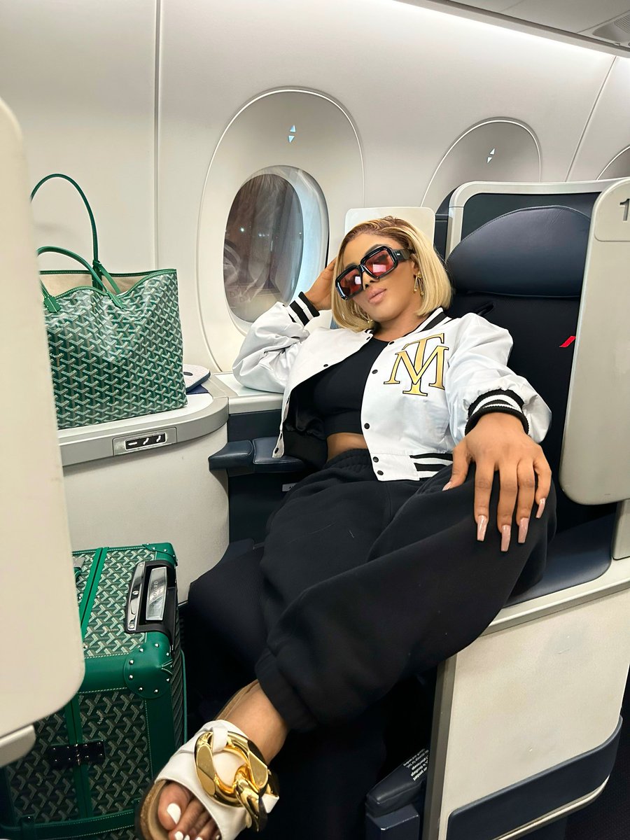 tokstarr's tweet image. Paris is always a good idea 👍