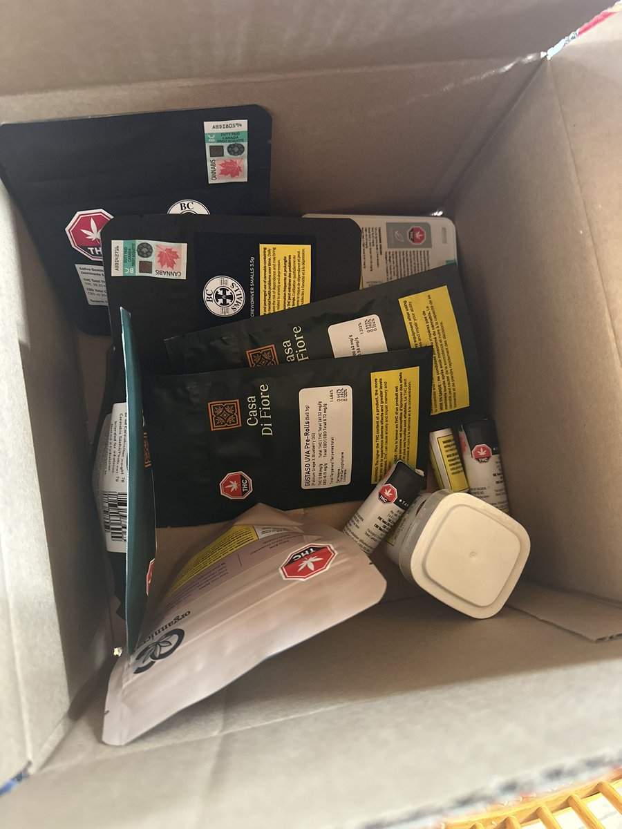 Trying out some new brands and strains and some oldies but known goodies tucked in here as well Learned the last time when I brought home all new PR and was disappointed across the board Why do they put an inch plus filter on a .35G PR No joint needs an inch long filter IMO