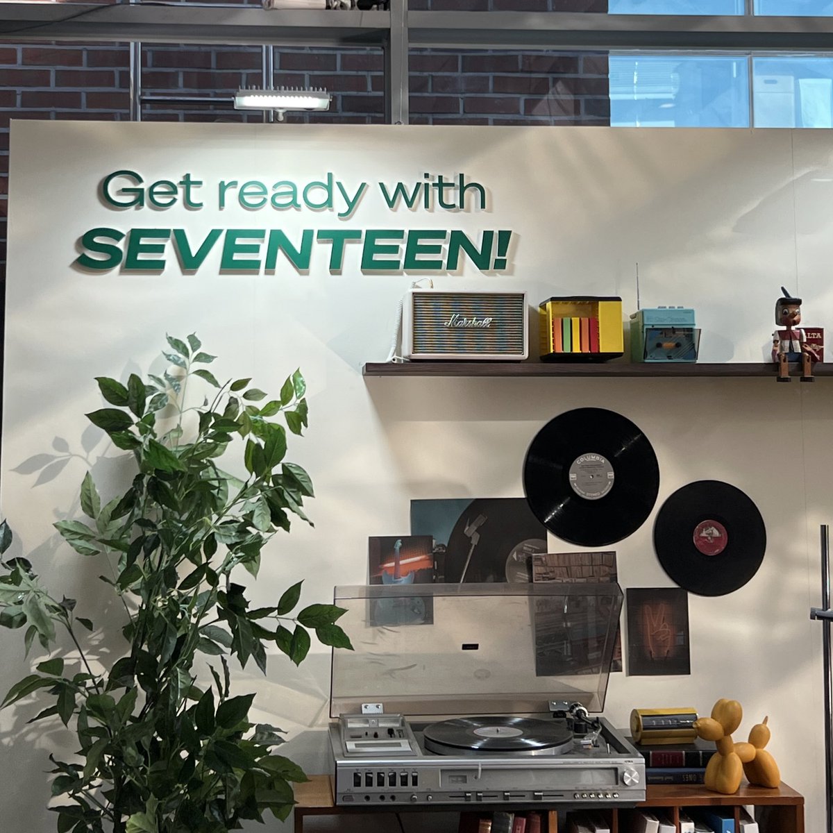 minnn0615's tweet photo. 뒤늦게 남기는 세븐틴 스트리트 후기➰

5일에 갔고 팝업 재밌따!!!!!!!!!! 키링도 만들고 우주공장 최고,,🩷🩵🩷🩵🩷🩵 https://t.co/GzPva2MXET