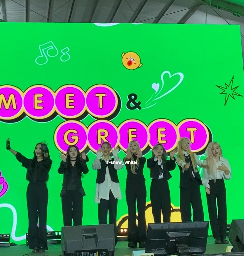 snow_whitej's tweet photo. The most beautiful day, the most beautiful moment, the most beautiful girls🥹❤️‍🔥❤️‍🔥❤️‍🔥🤘🏼
 I love you more than anything 😭😭
 There are many moments I want to keep in my heart. We will meet you again.😛✨❤️‍🔥❤️‍🔥
@hf_dreamcatcher 
#Dreamcatcher 
#KCONSAUDIARABIA2023 https://t.co/qZ2yAy3Q2G