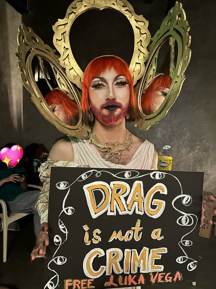 #dragisnotacrime
#acquitpuralukavega