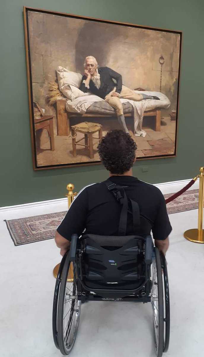 marcelinojuarez's tweet photo. MIRANDA EN LA CARRACA está en Valencia y yo no podía dejar de ir a verlo. Esta es la obra de un artista venezolano que más he admirado durante toda mi vida y poder estar frente a ella ha sido una experiencia sumamente emocionante. 
 HILO https://t.co/0iwtOdP2RN