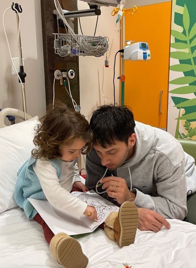 Babasıyla böyle büyümüş kızları kimse yıkamaz