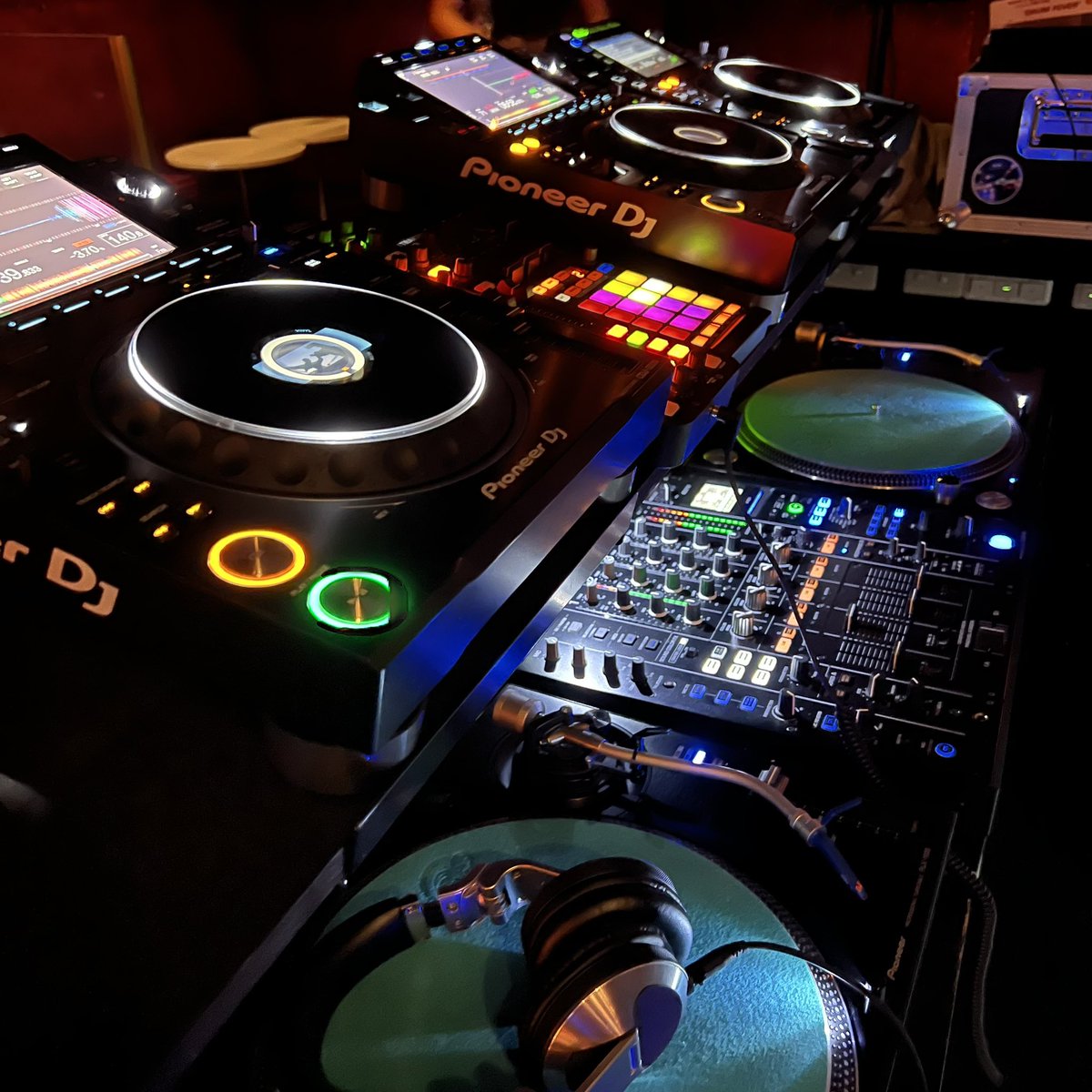 kaimartin's tweet photo. Yesterday's Booth 

#dj #kai #djkai #kaijp #phanpersie #ファンペルシー #oneword #onewordrecords #house #techhouse #techno #music #dance #dancemusic #musicjob #japan #日本 #niigata #新潟市 #lostrain https://t.co/OsDV5w4pTi