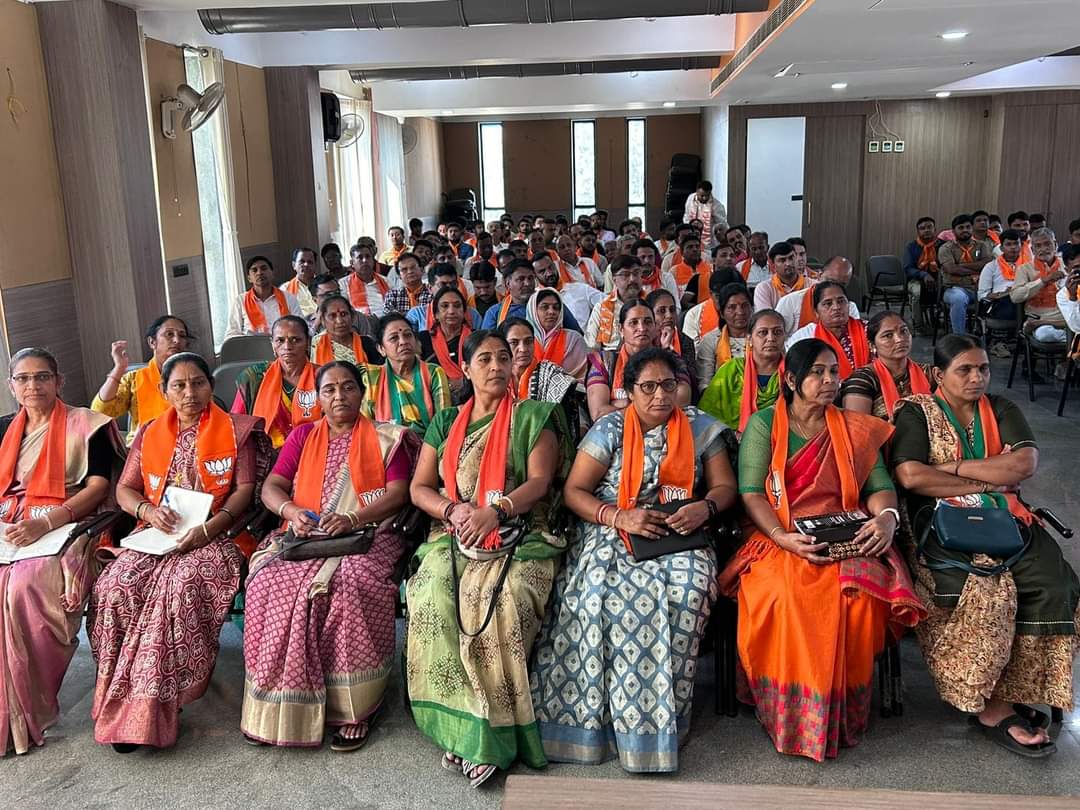 devendrasinh162's tweet photo. #મહેસાણા જિલ્લા ભાજપ બુથ સશક્તિકરણ અભિયાન વર્કશોપ @kamlam mehsana https://t.co/UMrfv1WljF