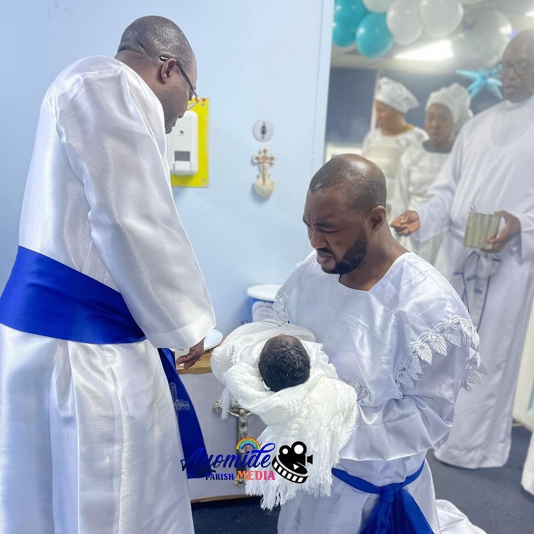 celeheritage's tweet photo. Naming Ceremony of Baby Oyeleye🙏🏾🌈
.
⛪️ @ayomideparish 
#celestialchurchofchristworldwide
 #ccc #prophetic #thanksgivingservice
#celestialchurchworldwide #celestialchurchofchrist
#church #christianity #cccchoir #sundayservice #cccunite
#weinthecccinspire #omocelenimi https://t.co/mEDf8suKUX