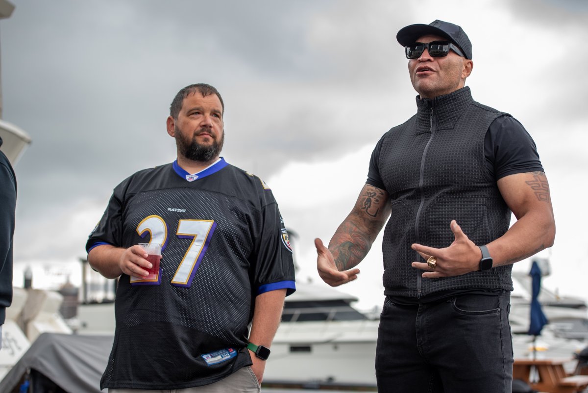 discoverboating's tweet photo. Boating & football go hand in hand! We had a blast BoatGating in Baltimore with football icons and fans 🏈🌊 #BoatGating #Boating #Football #DiscoverBoating https://t.co/0nLGWfX0eU
