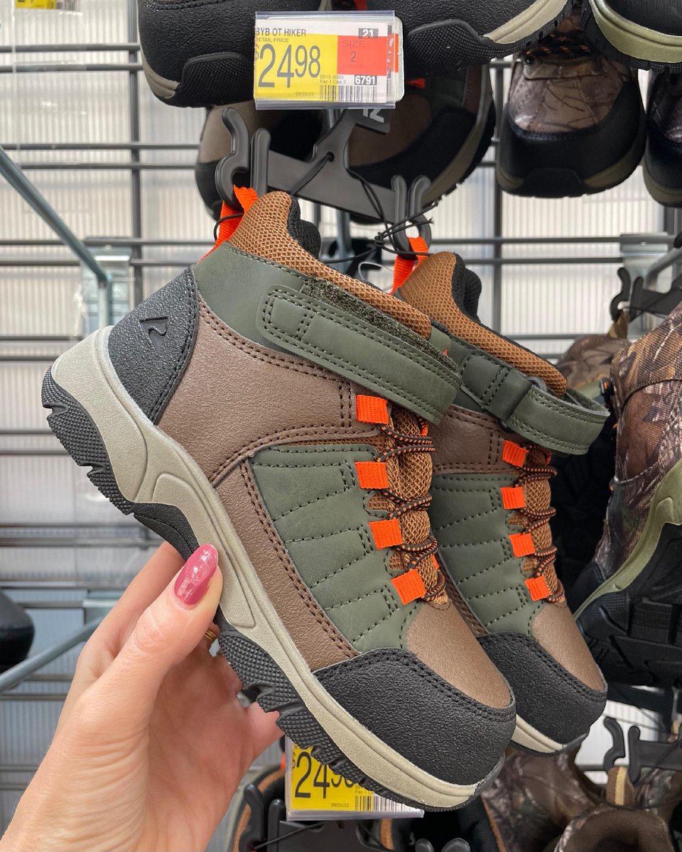 Super nice hiking boots for kids by Ozark Trail 👏🥾Shop here: goto.walmart.com/Kj2E7y #whoawaitwalmart @walmart #walmart #fashion #kids #kidsfashion