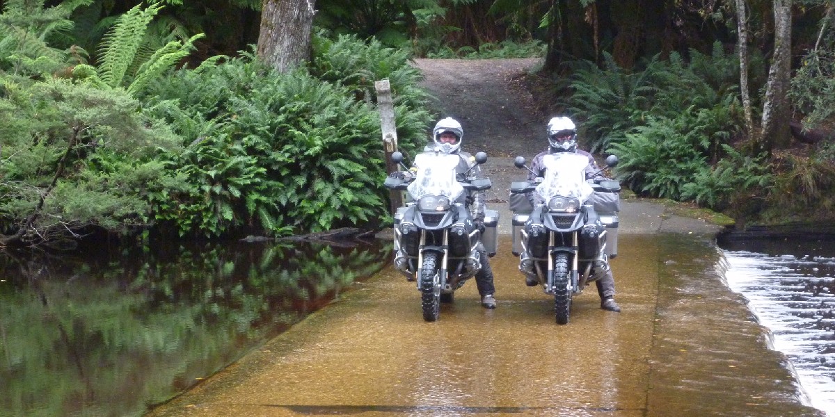 BMWMotorrad's tweet photo. Join us on the latest episode of #RideAndTalk where Jason Gale, a passionate motorcyclist who lives, rides, and organizes riding groups in Tasmania, tells us all about his adventures! ๐๏ธ
Take a listen ๐ง https://t.co/kNIUAbI5Kp
#MakeLifeARide #R1200GSA #SpiritOfGS #BMWMotorrad https://t.co/7pF56BhqRU