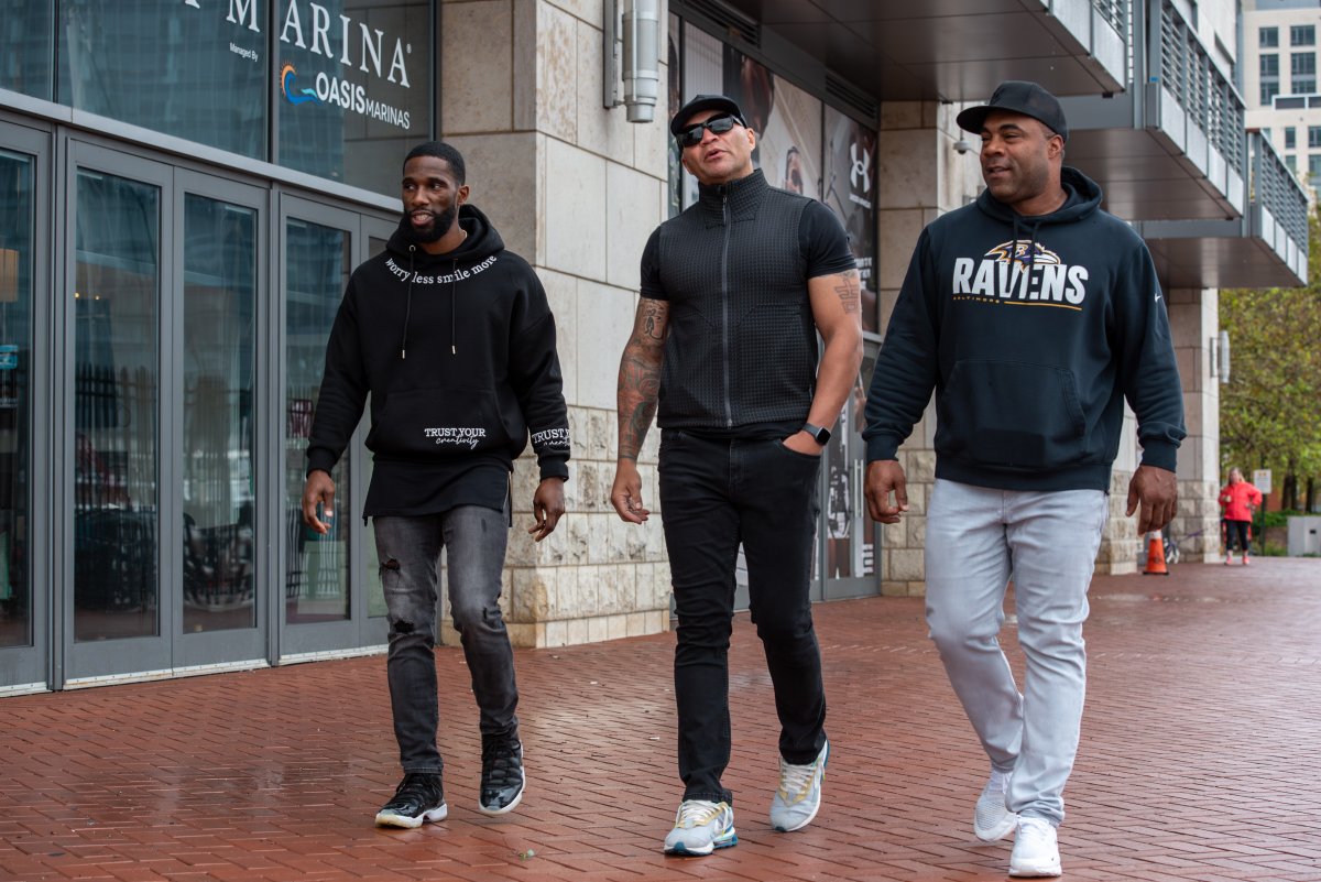discoverboating's tweet photo. Boating & football go hand in hand! We had a blast BoatGating in Baltimore with football icons and fans 🏈🌊 #BoatGating #Boating #Football #DiscoverBoating https://t.co/0nLGWfX0eU