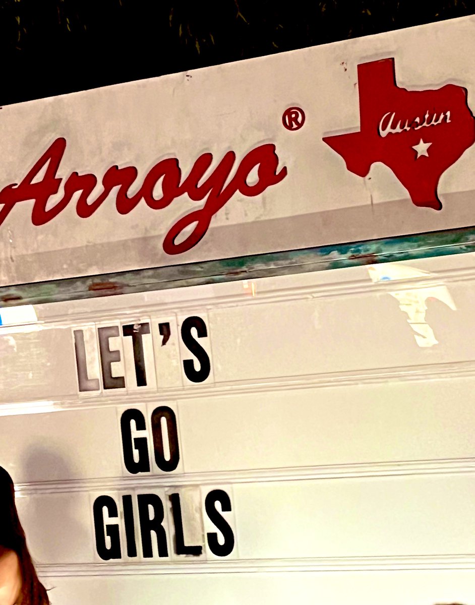 Sunkisses7676's tweet image. Good morning from the heart of Austin, Texas. 🎶🧡🤘🏻 The women last night were AMAZING!#Alanis #TanyaTucker #ToveLo #Shania 🧡🎶😎🤘🏻