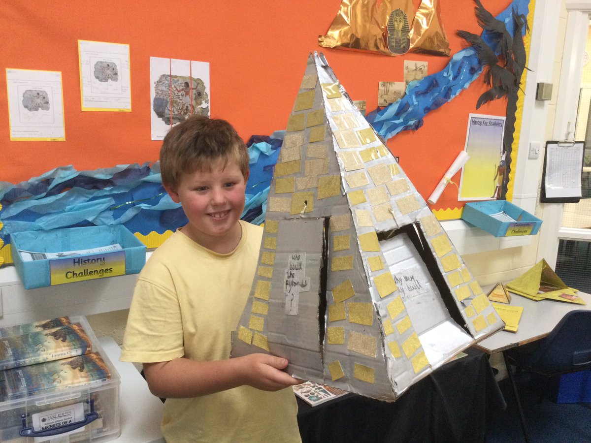 Yet another super pyramid from Teal Class. Not quite sure if Clayton was planning on replicating the actual size of the Egyptian pyramid but just ran out of cardboard! Nevertheless the effort applied is tremendous! #TeamBay #Y4