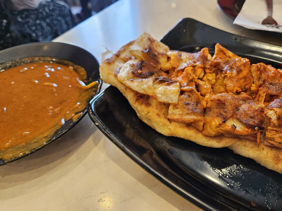 sandykuan's tweet photo. @Kendal_tweets Thank you &amp; yes, pls stay in touch! P.S. Didn't make it to Little India today, but I did get my curry fix at Zam Zam. 🎉 https://t.co/YaIX0QiO0B