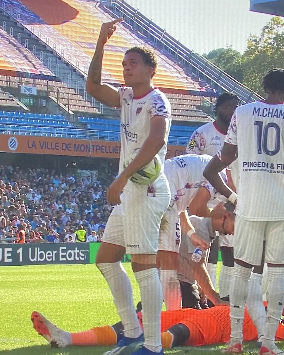 L1NoContext's tweet image. #MHSCCF63