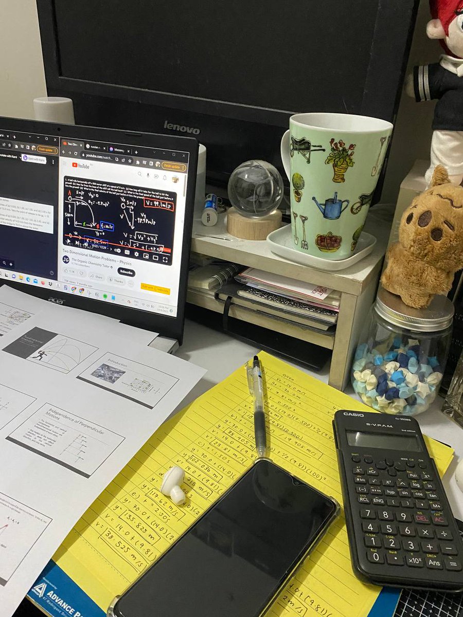 yngbokkis's tweet image. studying physics at night &amp;gt;&amp;gt;