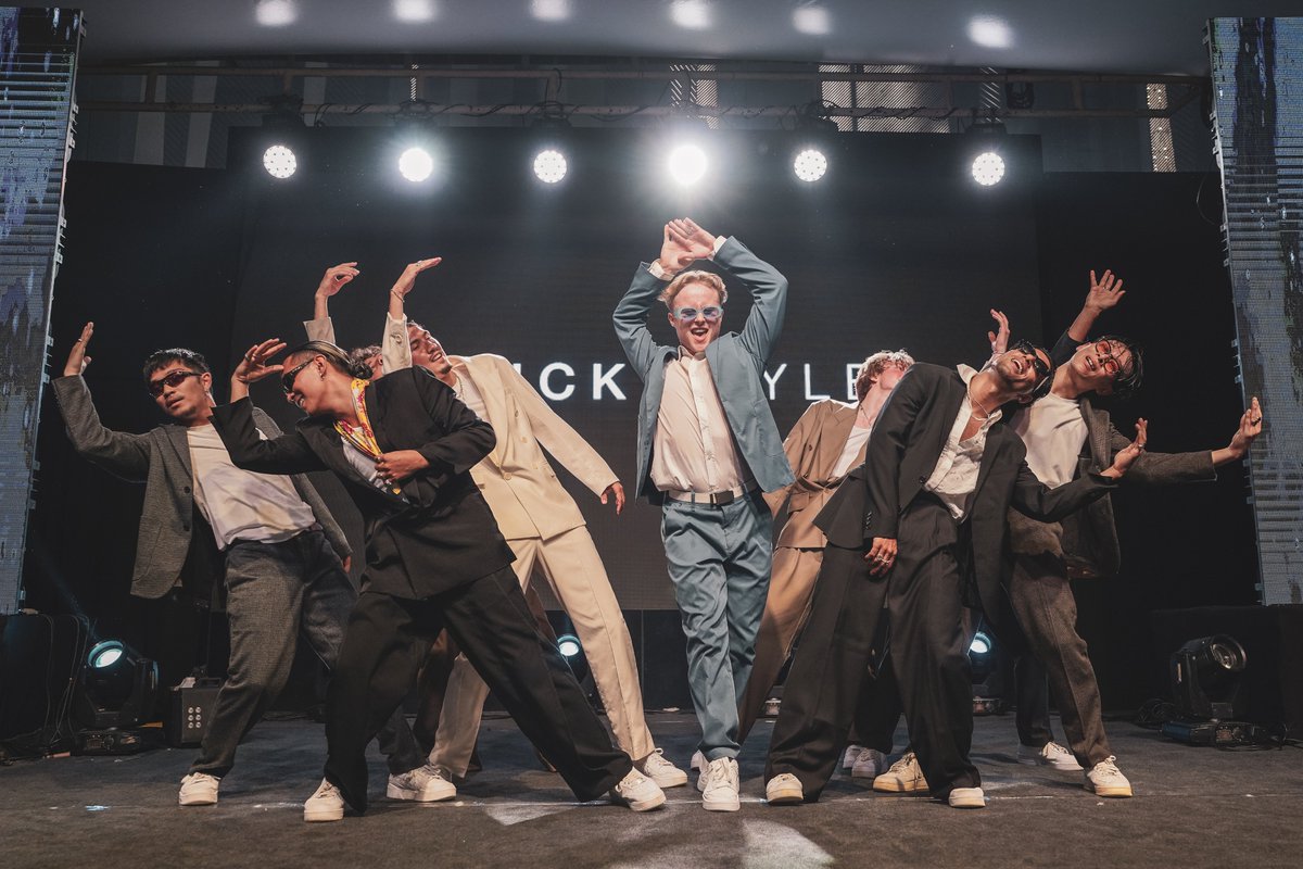 gophoenixing's tweet image. The excitement touched the roof at @TheQuickstyle event. 🙌

The audience moved, grooved and danced their heart out. 💃🕺 All in all, it was an enthralling and spectacular experience. ​🤩

Double tap if you were a part of this. ​

@vectormob

#PhoenixPalladium #QuickStyle #Mumbai