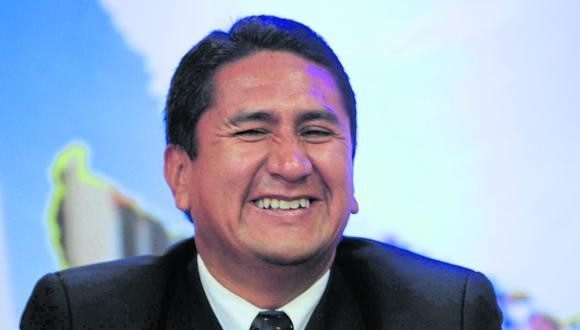 Buenos días compatriotas,
¿¿¿Ya se entregó a la Justicia el delincuente No Habido Bladimiro Cerrón Rojas???...
... ¿¿¿O es que sigue demostrando que es un cobard3 de la misma calaña del exministro Juan Silva y los 'Sobrinísimos' del Burro Golpista???...