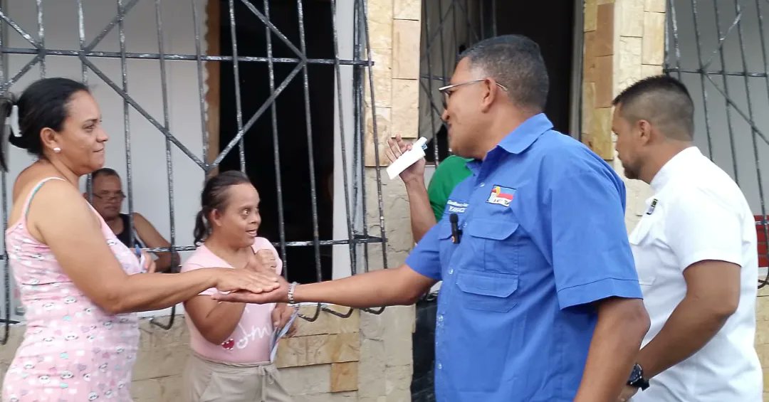 UNTIndependenci's tweet photo. Este #08oct La DEM UNT Independencia realiza Casa por Casa en alianza con @Pjusticiayara dando ejemplo de Unidad, recorriendo y motivando a la participación en #primaria22oct , se contó con la presencia de @Gualbertomart Presidente Regional UNT Yaracuy.
#LaVenezuelaDelEncuentro https://t.co/yW9ZMnkEOf