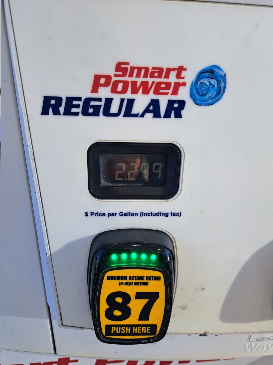 murphfrommidway's tweet photo. I buy alot of groceries at Cub. 1.50 a gallon up to 20 gallons is the max discount. Gettin all I can and the tank is full. #GoodPlanning https://t.co/sK6ob4nuaC