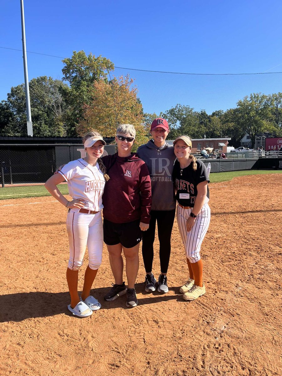 Hanover16u's tweet photo. @CaitWells2025 enjoyed the @LRSoftball prospect camp yesterday. Worked on new catching drills and played a few scrimmages. Thanks to Coach Hollar and the team for having her!

Also enjoyed having fellow Hornet @JourneyMoore17 there. 🐝🥎🧡 @LadyHornetsVA @LadyHornets2025 https://t.co/xIDLX9b7Sj