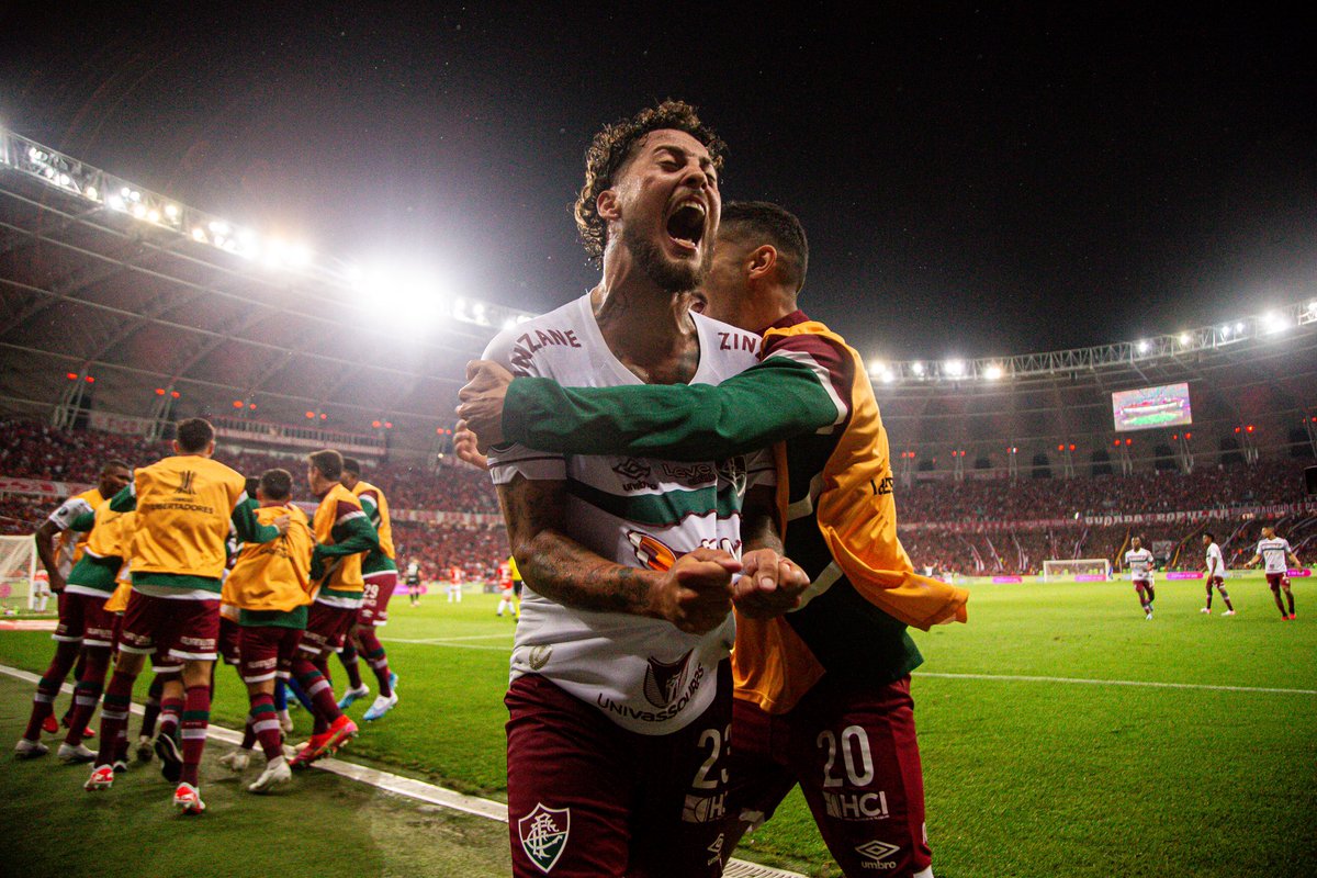 FluminenseFC's tweet photo. É #DIADEFLU E NADA MAIS INTERESSA! VAMOS VENCER ESSE CLÁSSICO, TRICOLOR! 🇭🇺🇭🇺🇭🇺 https://t.co/vQ4rvbczyI