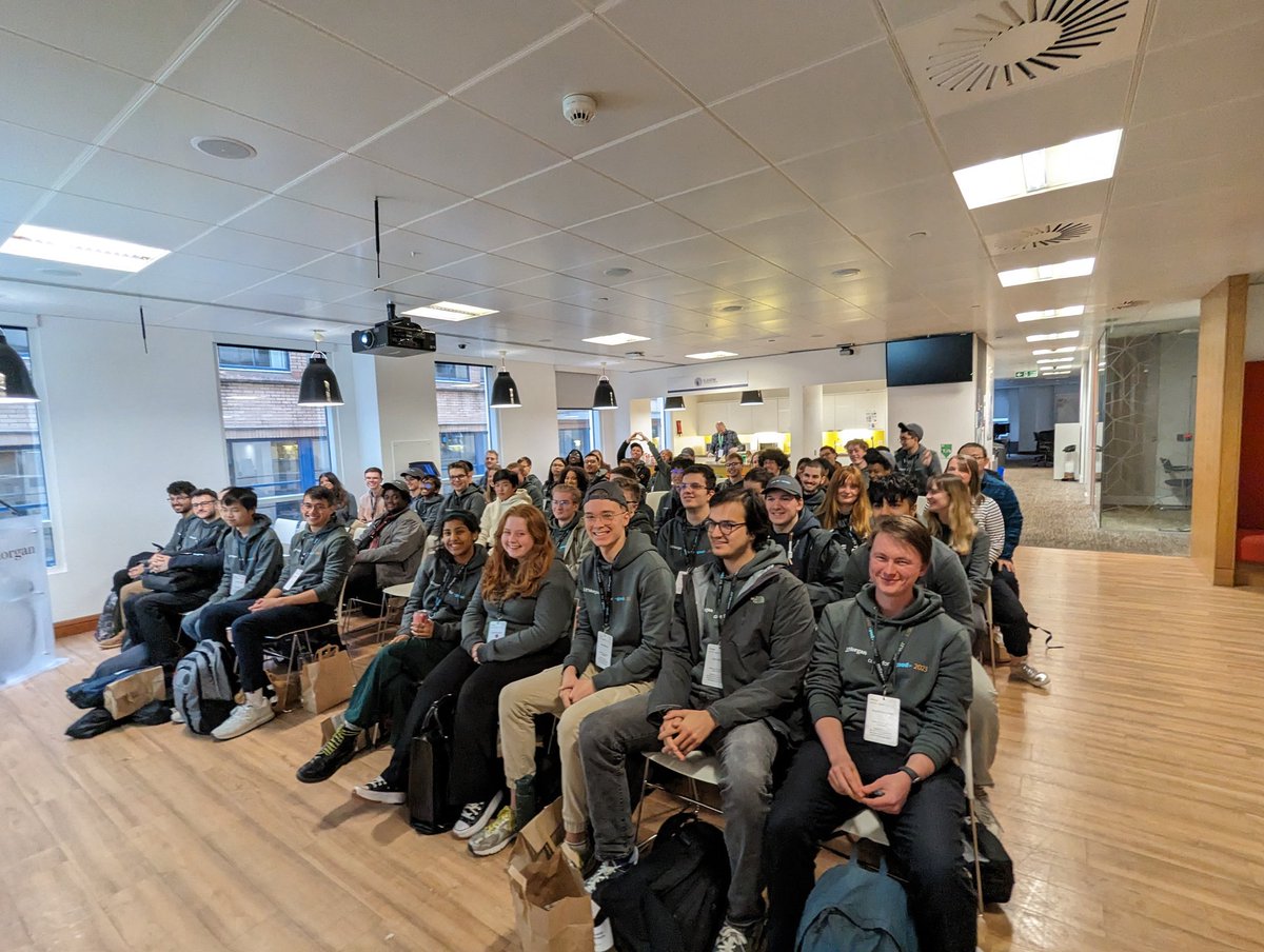 GCH_Charity's tweet image. Thank you to the amazing students and @jpmorgan volunteers who took part in this weekend's #CodeForGood #hackathon! Over the course of 24 hours the students developed new systems to help children in hospital play video games, as part of our Games for the Weans campaign 🕹️