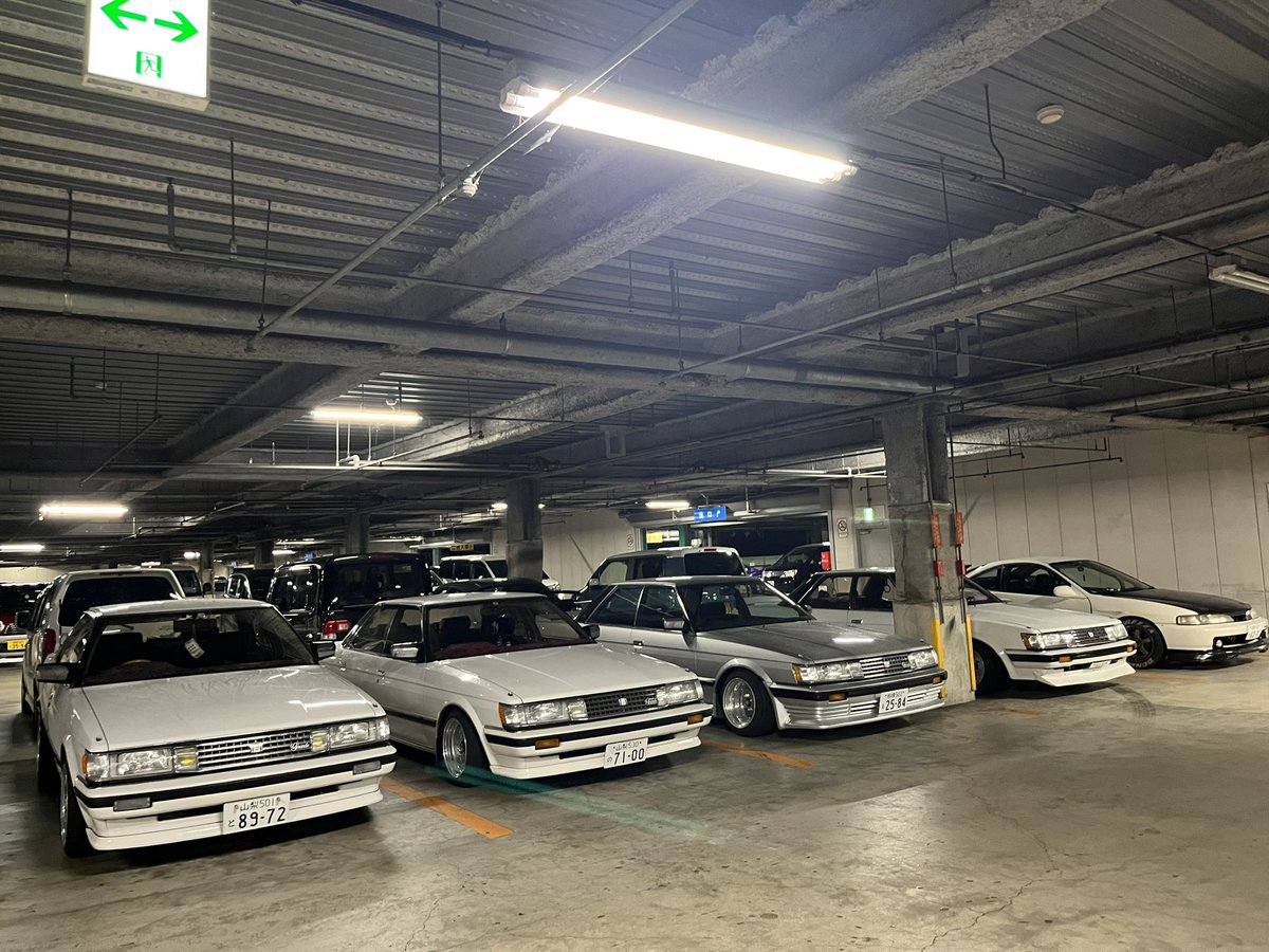 moon_gx71's tweet photo. 大黒からぶっ飛ばしレトロしたら新しい出会いがありました☺️
突発ツーリングたのしいでごわす https://t.co/qIyDMGaA2I